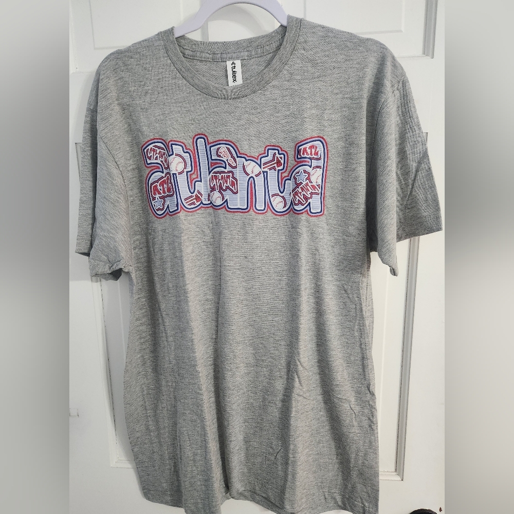 Women's Atlanta Braves Short Sleeves Graphic Tee. Size L.